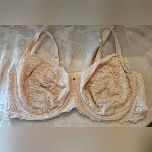 Lace Underwire Bra in Cream